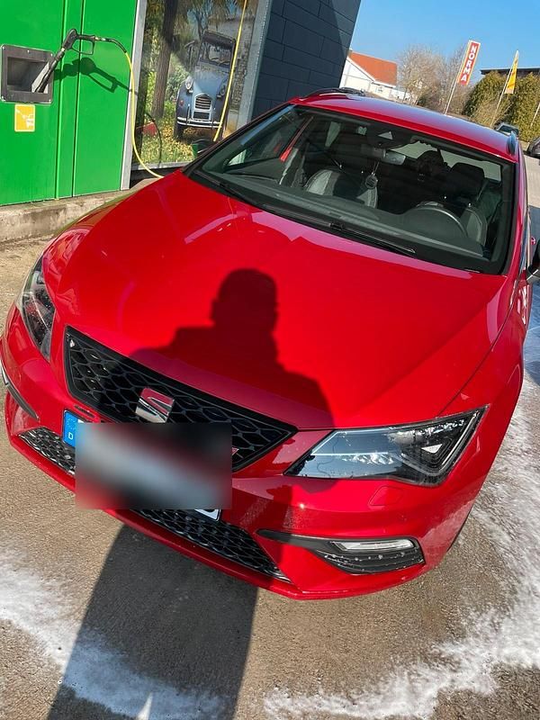 Rot Gebraucht 2018 Cupra Leon Kombi | 20.799 € (Guter Preis) - Bild 1/4