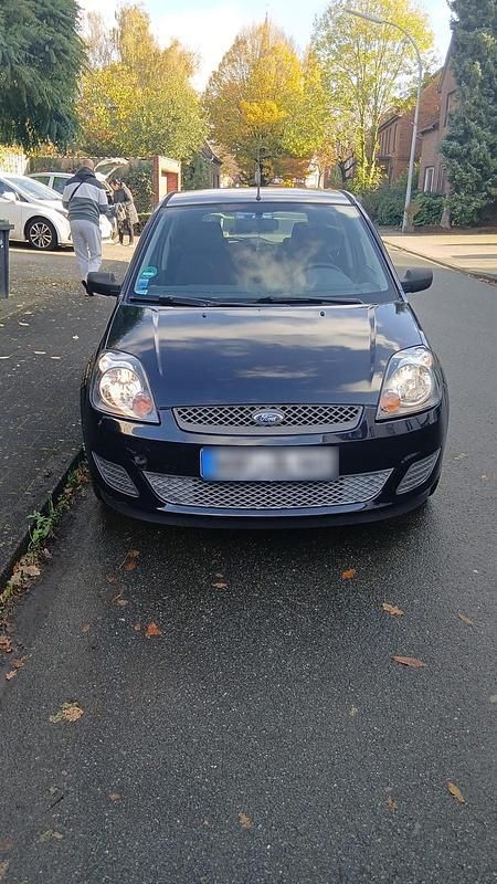 Gebraucht Ford Fiesta 69 PS (50 kW) 2006 Blau Kleinwagen