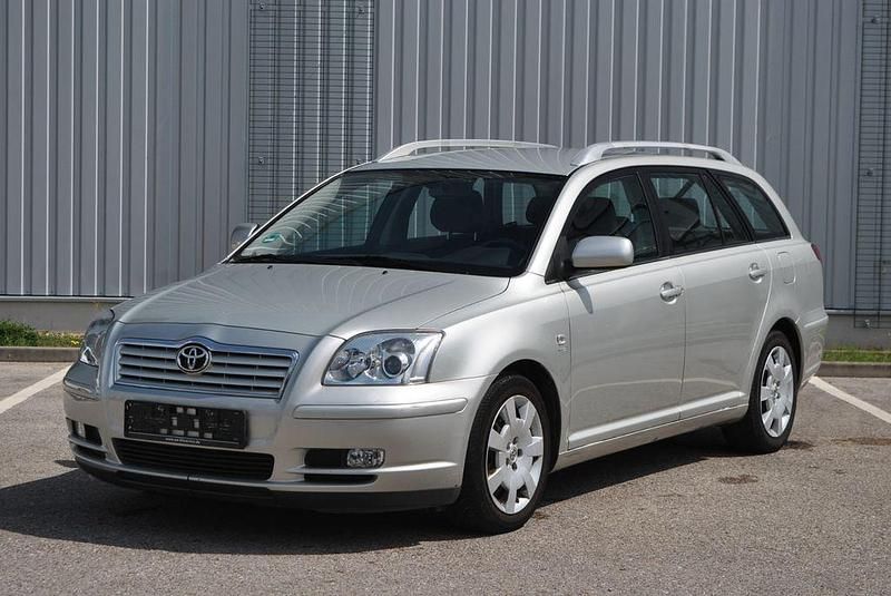 Silber Gebraucht 2004 Toyota Avensis Sol Kombi | 1.950 € (Guter Preis) - Bild 1/4