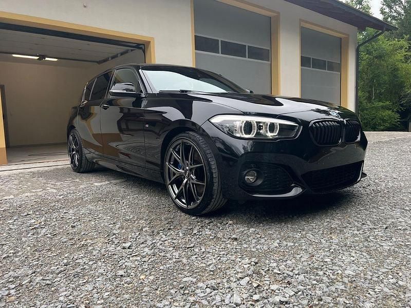 Schwarz Gebraucht 2018 BMW 120 M Sport Kleinwagen | 15.800 € (Guter Preis) - Bild 1/4