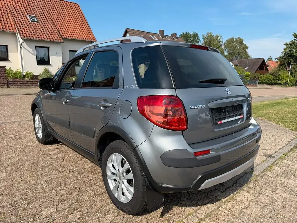 Gebraucht Suzuki SX4 Style 120 PS (88 kW) 2013 Grau SUV