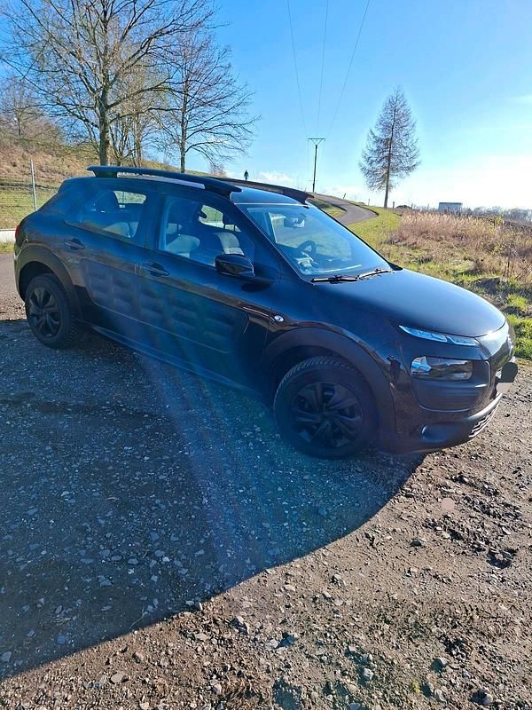 Gebraucht Citroën C4 Cactus Feel 82 PS (60 kW) 2018 Schwarz Kleinwagen