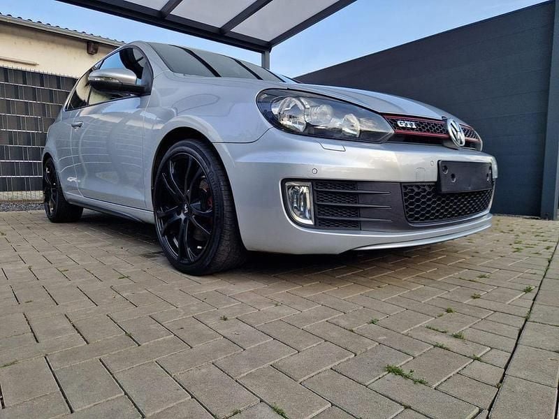 Silber Gebraucht 2009 VW Golf VI GTI Limousine | 6.900 € (Guter Preis) - Bild 1/4