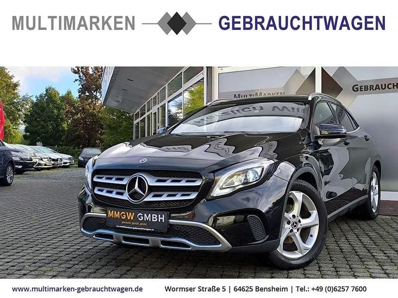 Schwarz Gebraucht 2019 Mercedes GLA200 Urban SUV | 18.990 € (Superpreis) - Bild 1/4