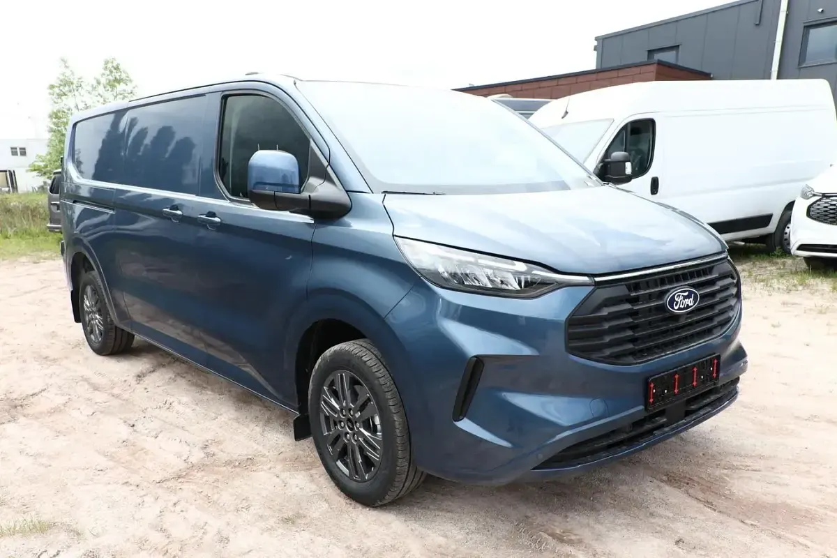 Neu Ford Transit Custom Limited 170 PS (125 kW) 2026 Chrome blue metallic Van / Kleinbus