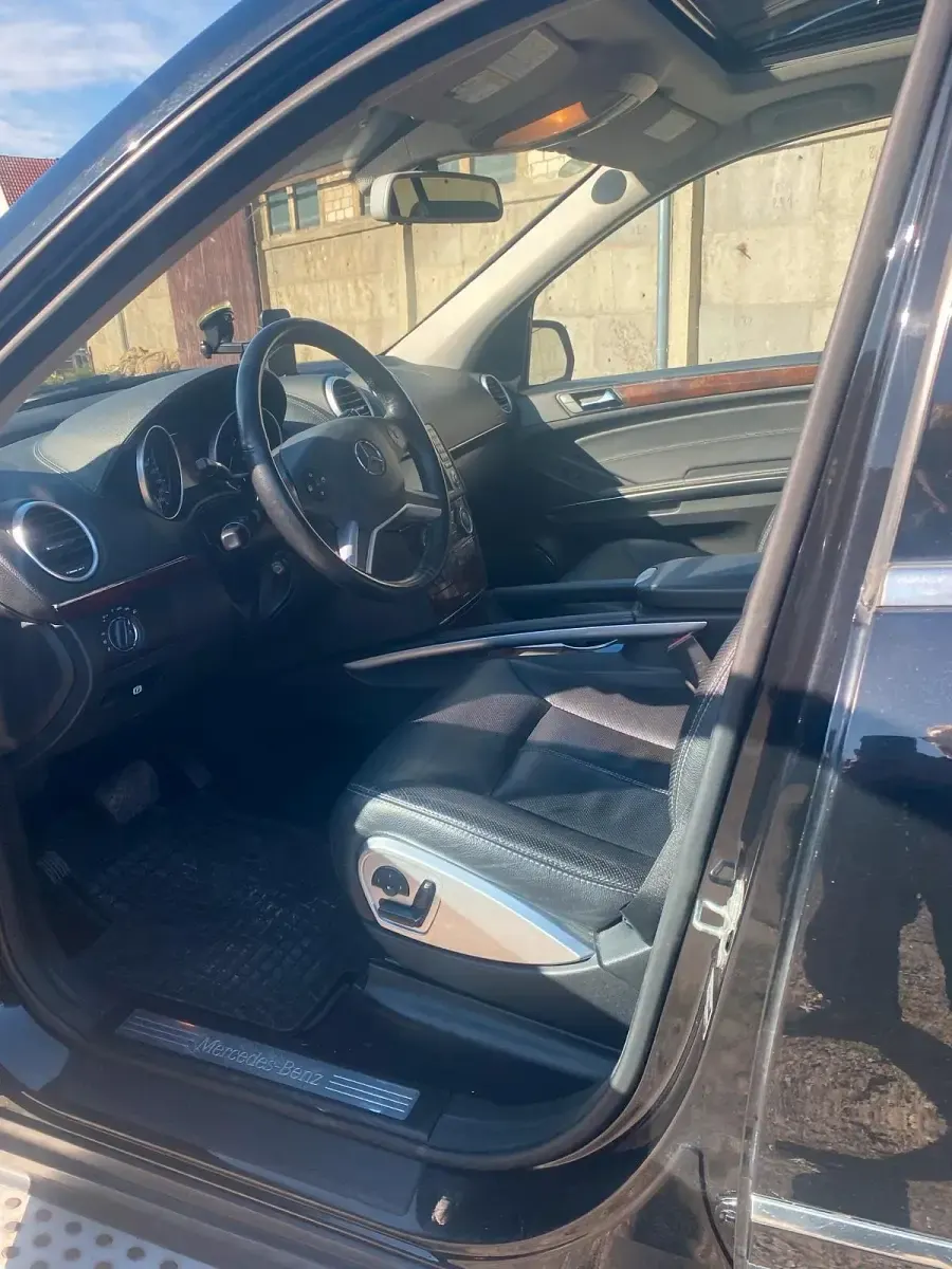 Gebraucht Mercedes GL550 285 PS (209 kW) 2010 Schwarz SUV