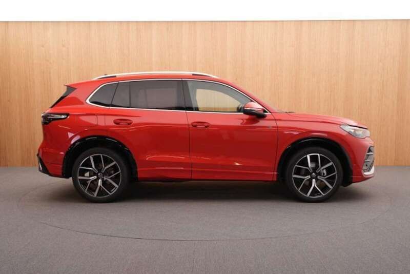 Usata VW Tiguan R-line 150 CV (110 kW) 2024 Rosso SUV