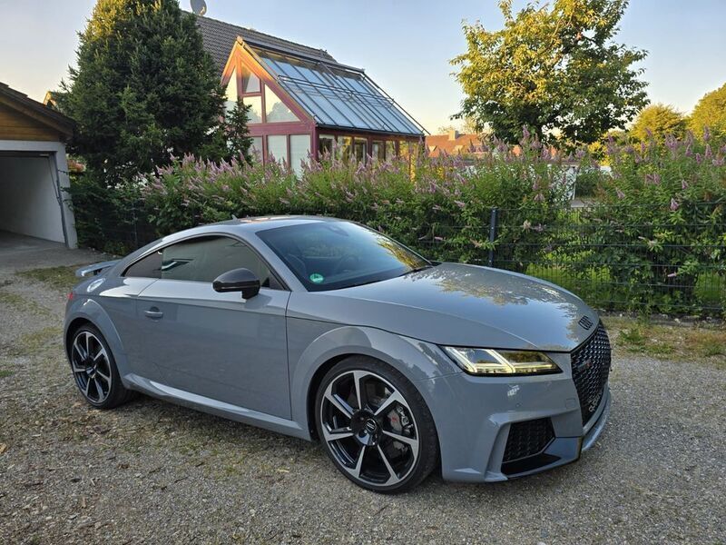 Grau Gebraucht 2017 Audi TT RS Sport Coupé | 49.700 € (Fairer Preis) - Bild 1/4