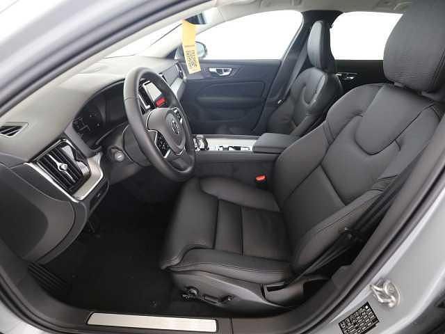 Gebraucht Volvo V60 145 PS (106 kW) 2025 Kombi
