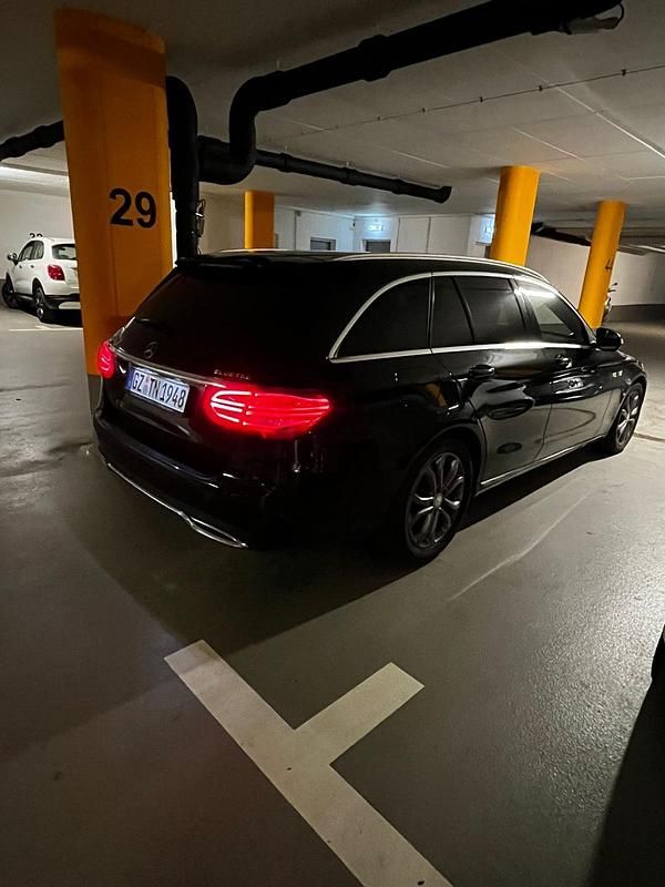Schwarz Gebraucht 2015 Mercedes C220 Kombi | 11.500 € (Superpreis) - Bild 1/4