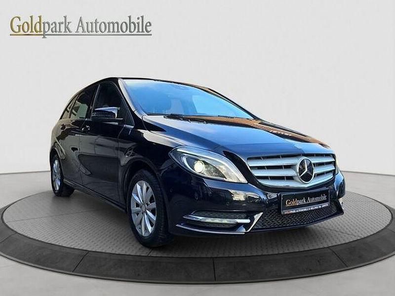 Gebraucht Mercedes B180 109 PS (80 kW) 2014 Schwarz Van / Kleinbus