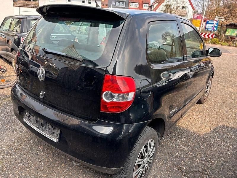 Gebraucht VW Fox Style 54 PS (39 kW) 2010 Schwarz Kleinwagen