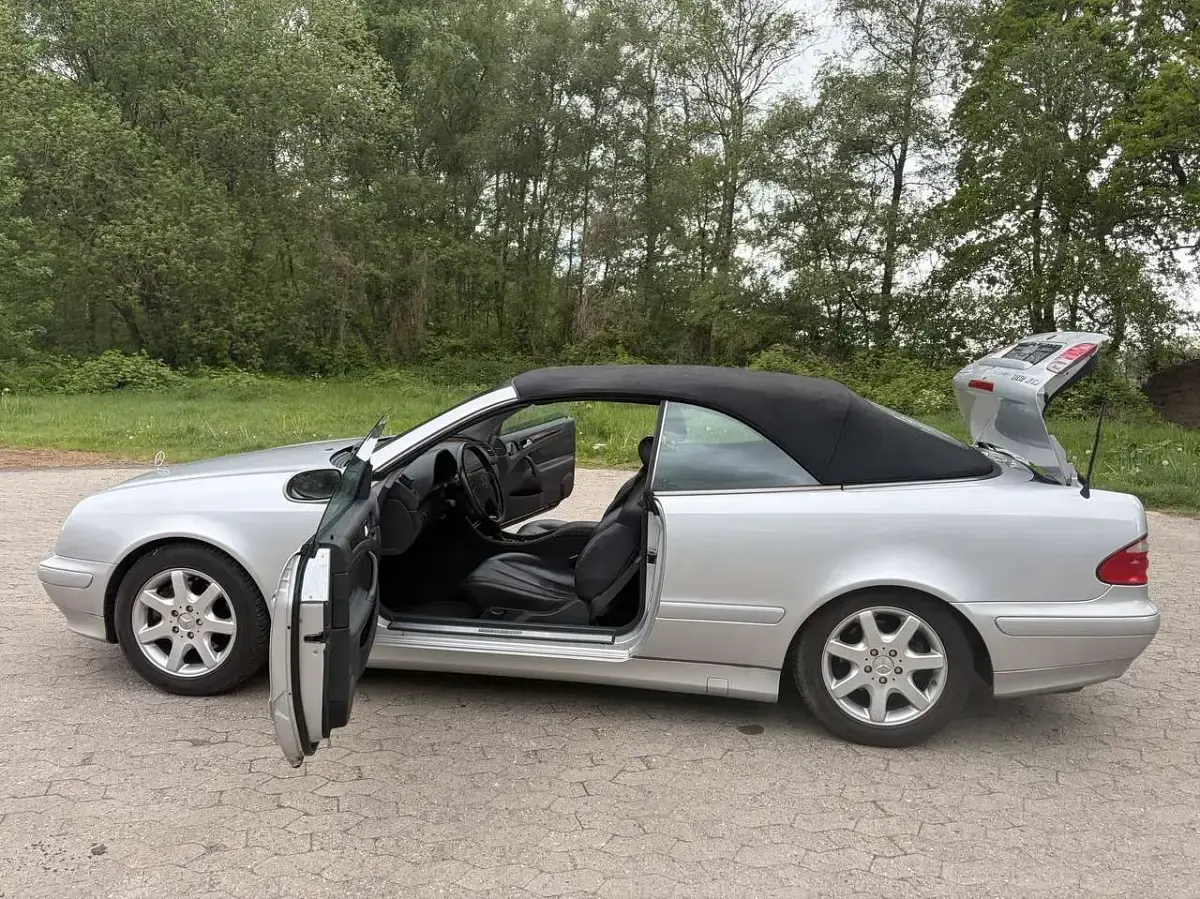 Gebraucht Mercedes CLK200 163 PS (119 kW) 2001 Silber Cabrio