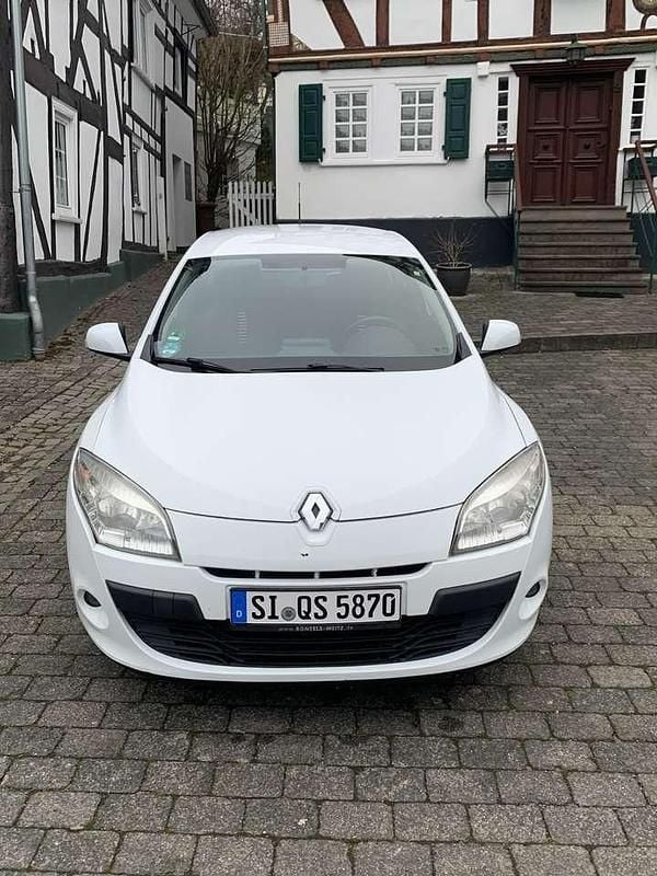 Second-hand Renault Mégane Expression 110 CP (80 kW) 2012 Alb Berlinǎ
