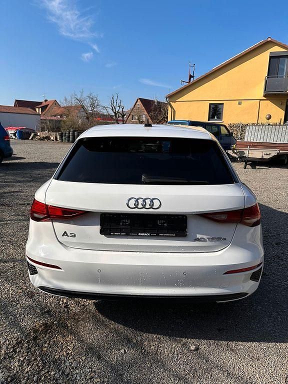 Second-hand Audi A3 Basis 150 CP (110 kW) 2022 Alb Berlinǎ