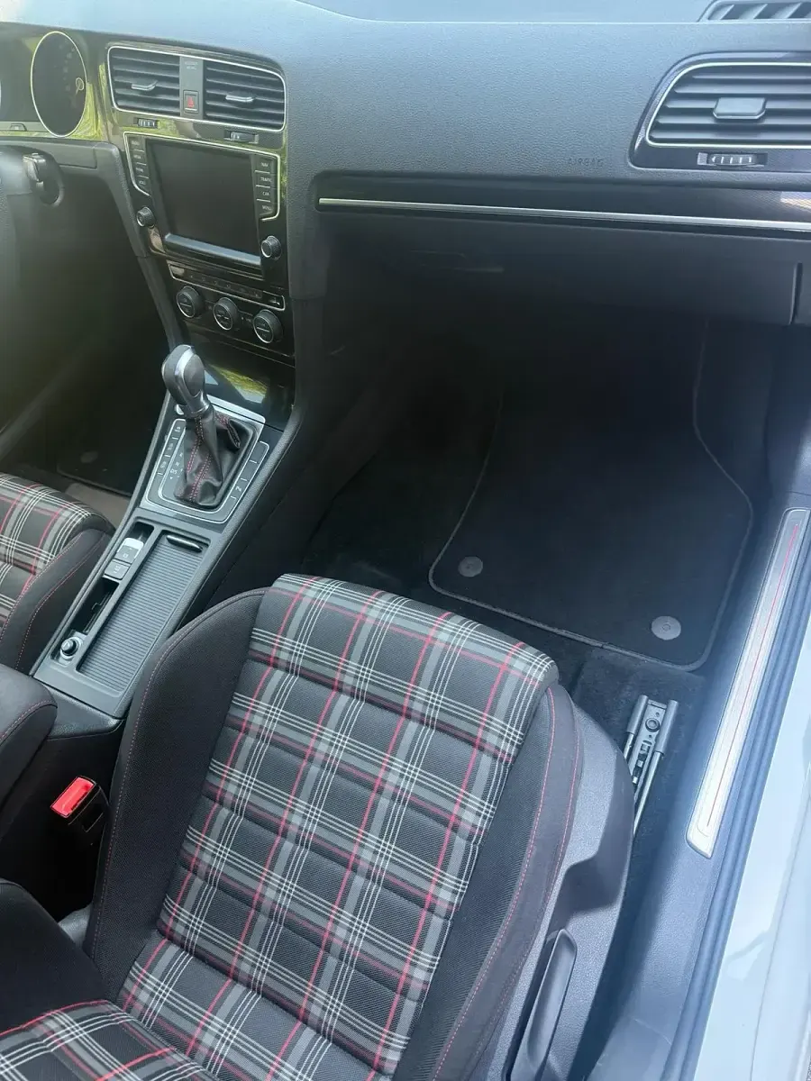 Gebraucht VW Golf VII GTI 220 PS (161 kW) 2016 Weiß Limousine