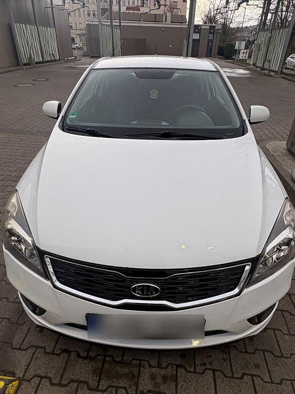 Gebraucht Kia ProCeed Edition 7 90 PS (66 kW) 2011 Weiß Kleinwagen