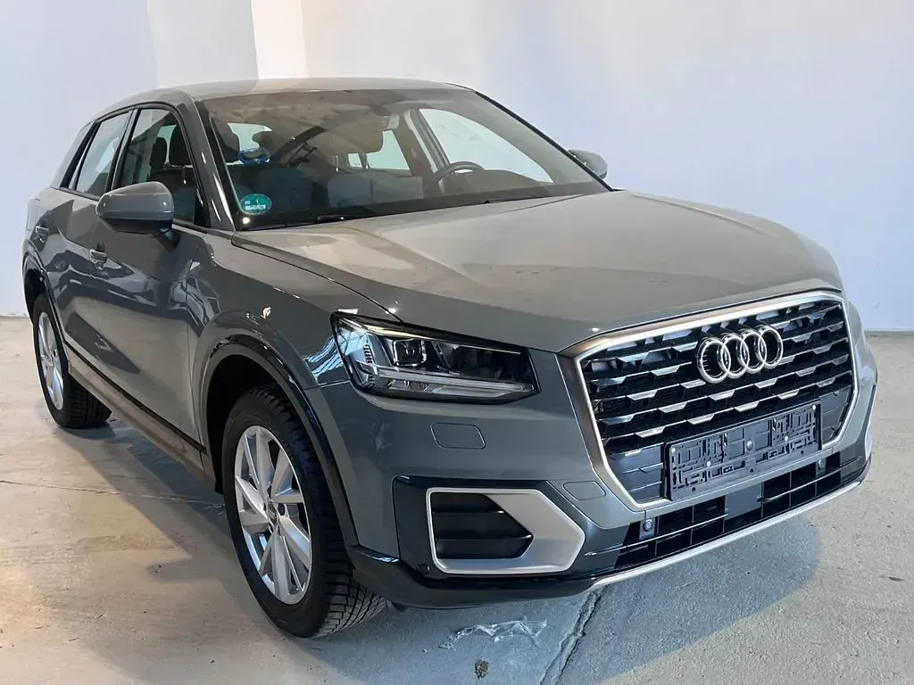 Gebraucht Audi Q2 Design 150 PS (110 kW) 2019 Grau SUV