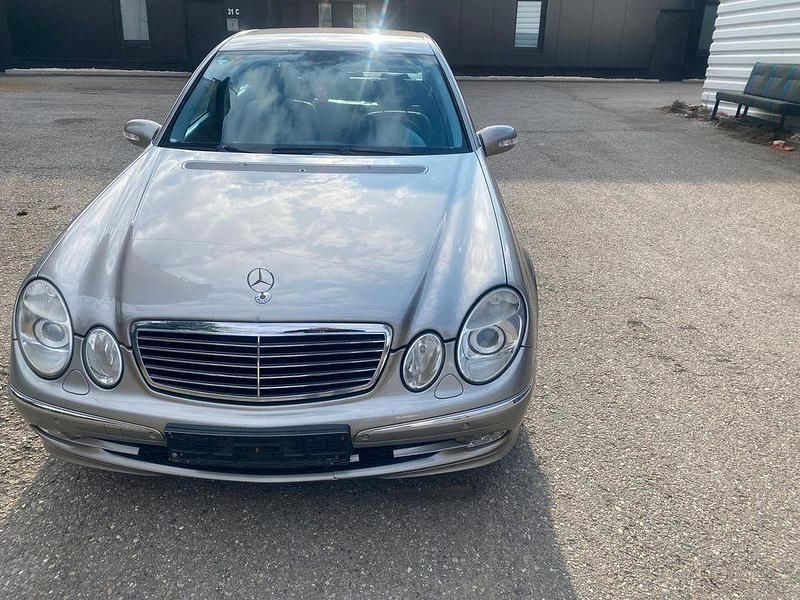 Gebraucht Mercedes E320 Avantgarde 224 PS (164 kW) 2004 Silber Limousine