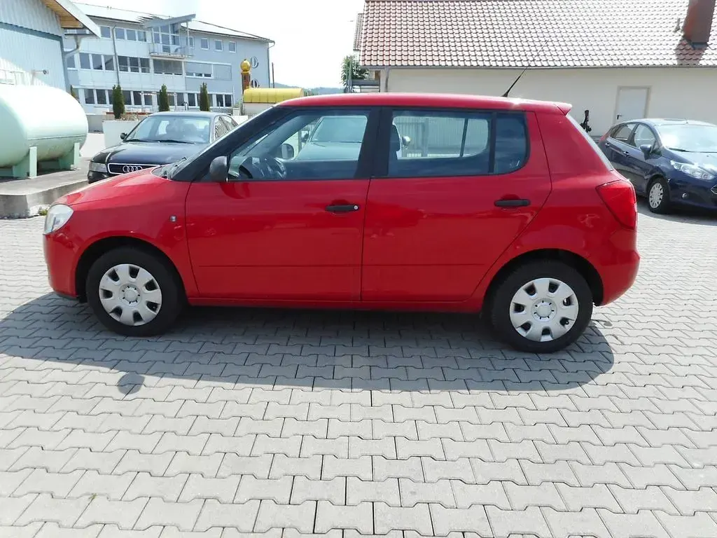 Gebraucht Skoda Fabia Classic 60 PS (44 kW) 2010 Rot Limousine