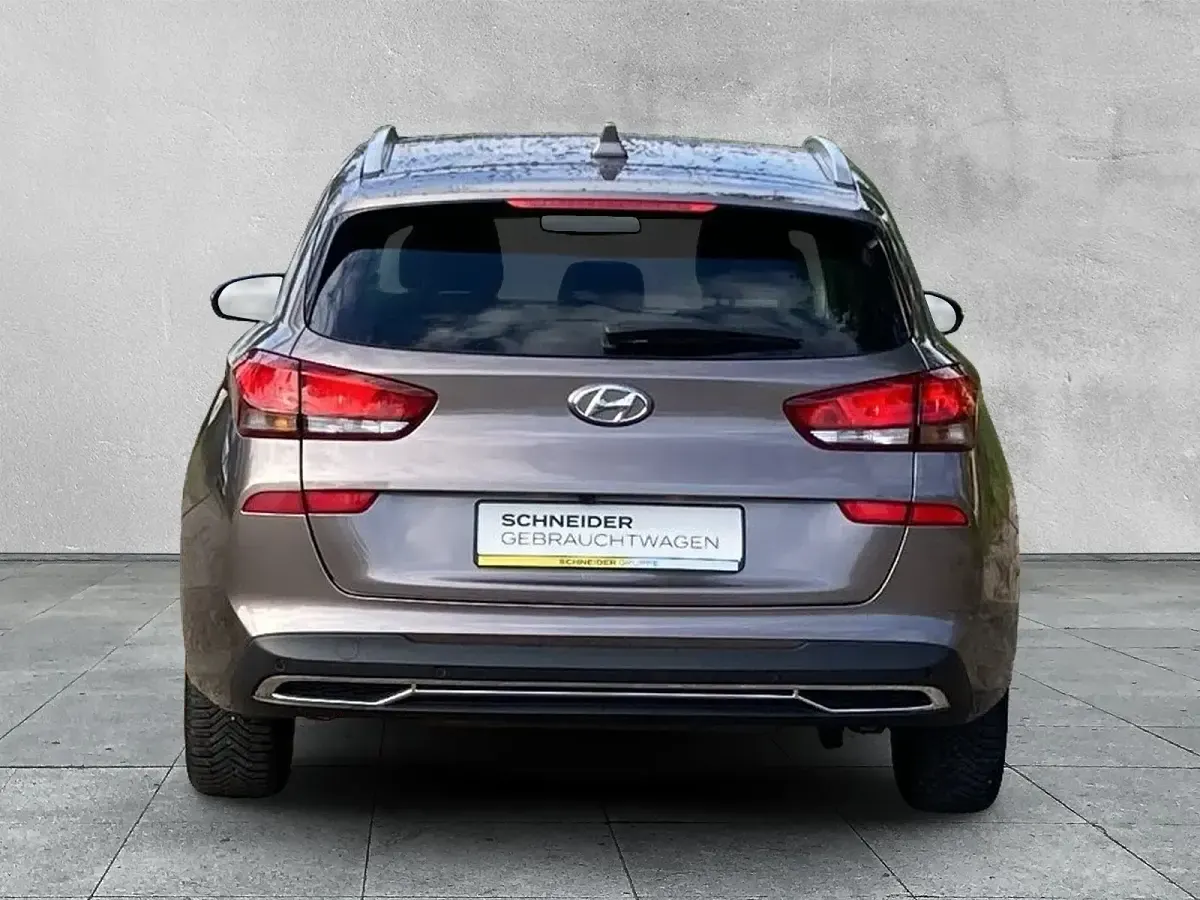 Gebraucht Hyundai i30 Trend 120 PS (88 kW) 2023 Silky bronze Kombi