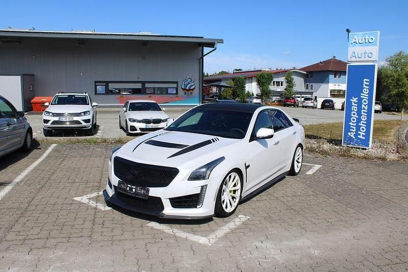Weiß Gebraucht 2017 Cadillac CTS Limousine | 54.999 € (Fairer Preis) - Bild 1/4