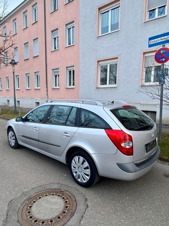 Silber Gebraucht 2007 Renault Laguna GrandTour Initiale Kombi | 2.600 € (Fairer Preis) - Bild 1/4