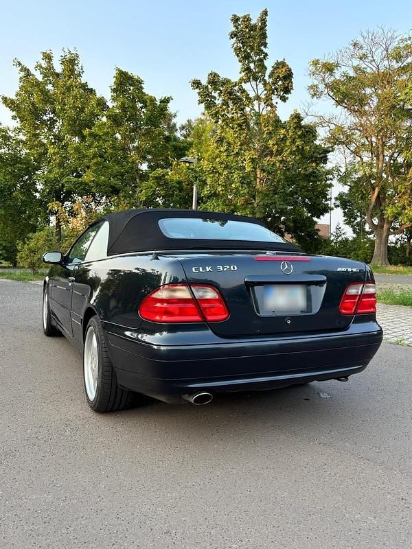 Gebraucht Mercedes CLK320 218 PS (160 kW) 2002 Cabrio