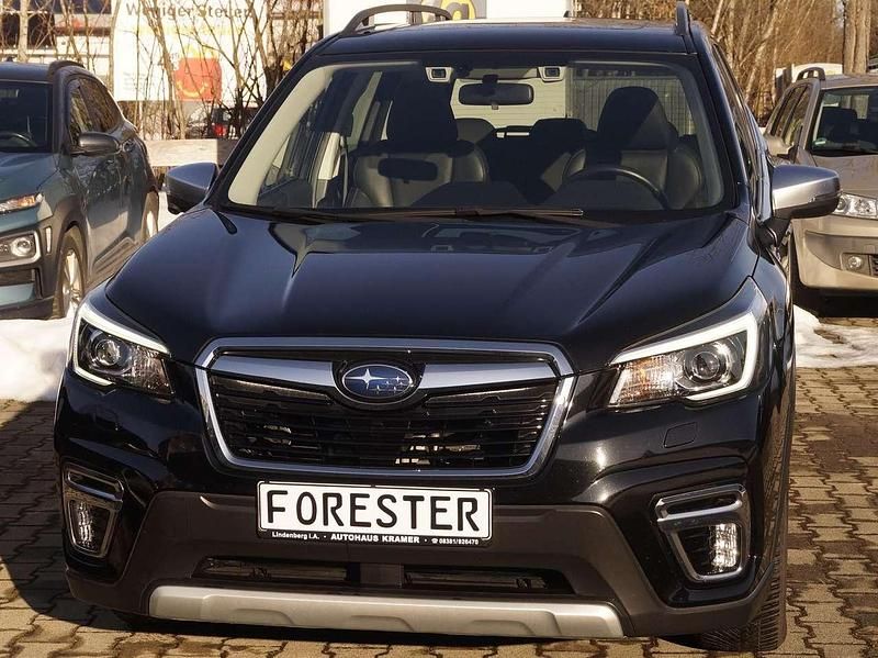 Schwarz Gebraucht 2021 Subaru Forester Platinum SUV | 27.800 € (Fairer Preis) - Bild 1/4