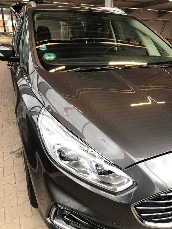 Grau Gebraucht 2020 Ford Galaxy Titanium Van / Kleinbus | 22.900 € (Guter Preis) - Bild 1/4