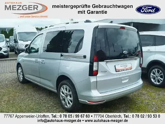 Gebraucht Ford Tourneo Connect Titanium 122 PS (89 kW) 2023 Silber Van / Kleinbus