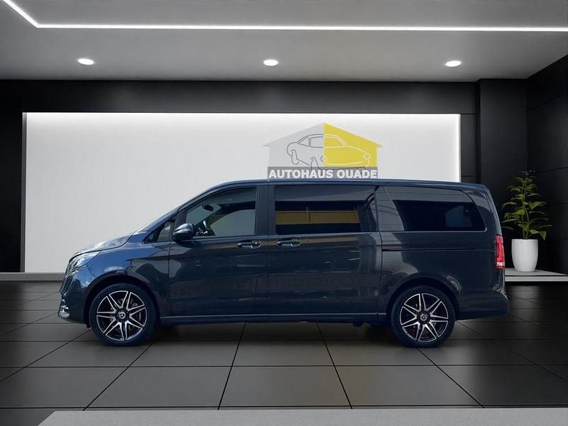 Gebraucht Mercedes V300 237 PS (174 kW) 2022 Grau Van / Kleinbus