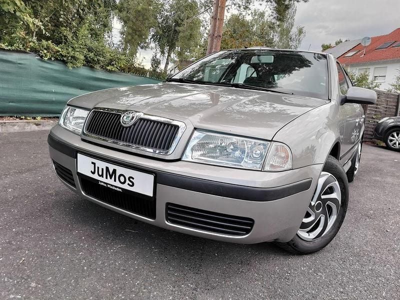 Beige Gebraucht 2009 Skoda Octavia Tour Limousine | 3.999 € (Guter Preis) - Bild 1/4