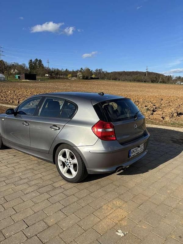 Gebraucht BMW 118 143 PS (105 kW) 2009 Grau Kleinwagen