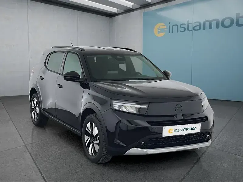 Neu Opel Frontera 145 PS (106 kW) 2026 Schwarz SUV