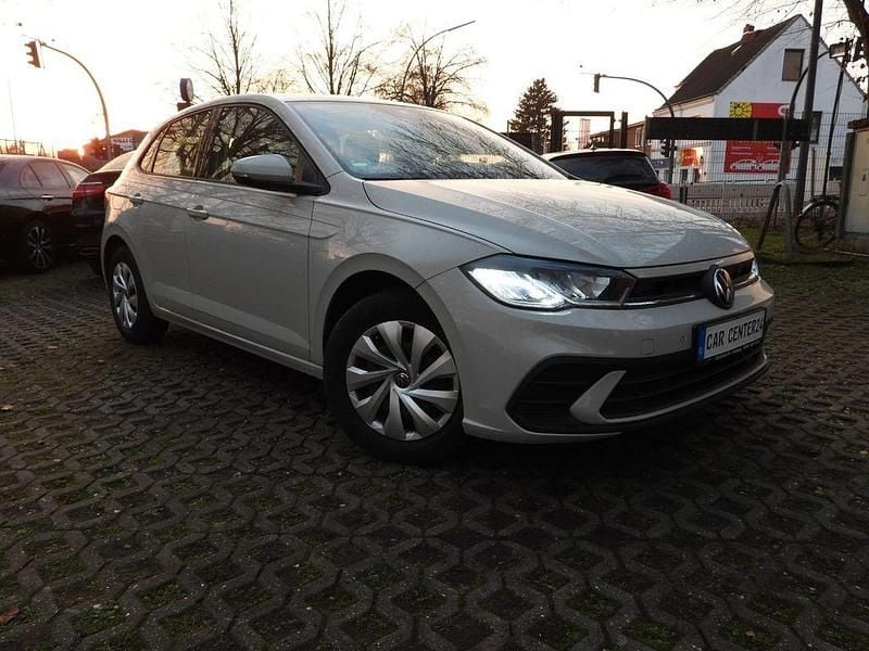 Grau Gebraucht 2023 VW Polo Life Limousine | 15.590 € (Guter Preis) - Bild 1/4