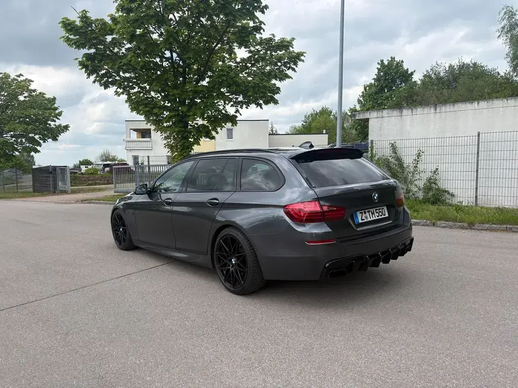 Gebraucht BMW M550 Performance 480 PS (353 kW) 2016 Grau Limousine