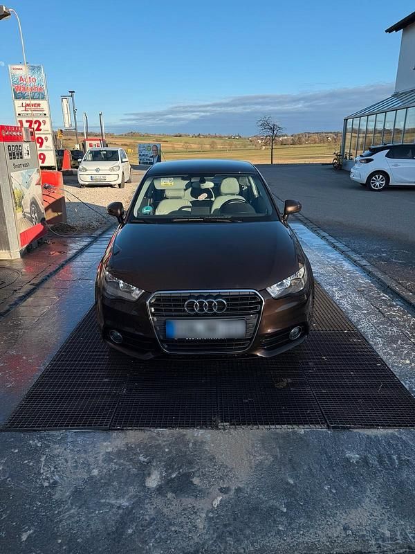 Gebraucht Audi A1 86 PS (63 kW) 2014 Braun Kleinwagen