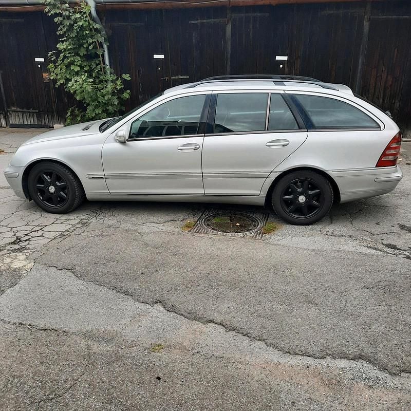 Silber Gebraucht 2003 Mercedes C270 Kombi | 2.200 € (Fairer Preis) - Bild 1/4