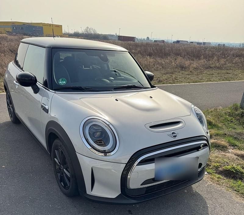 Gebraucht Mini Cooper SE 135 kW (184 PS) 2022 Weiß Kleinwagen