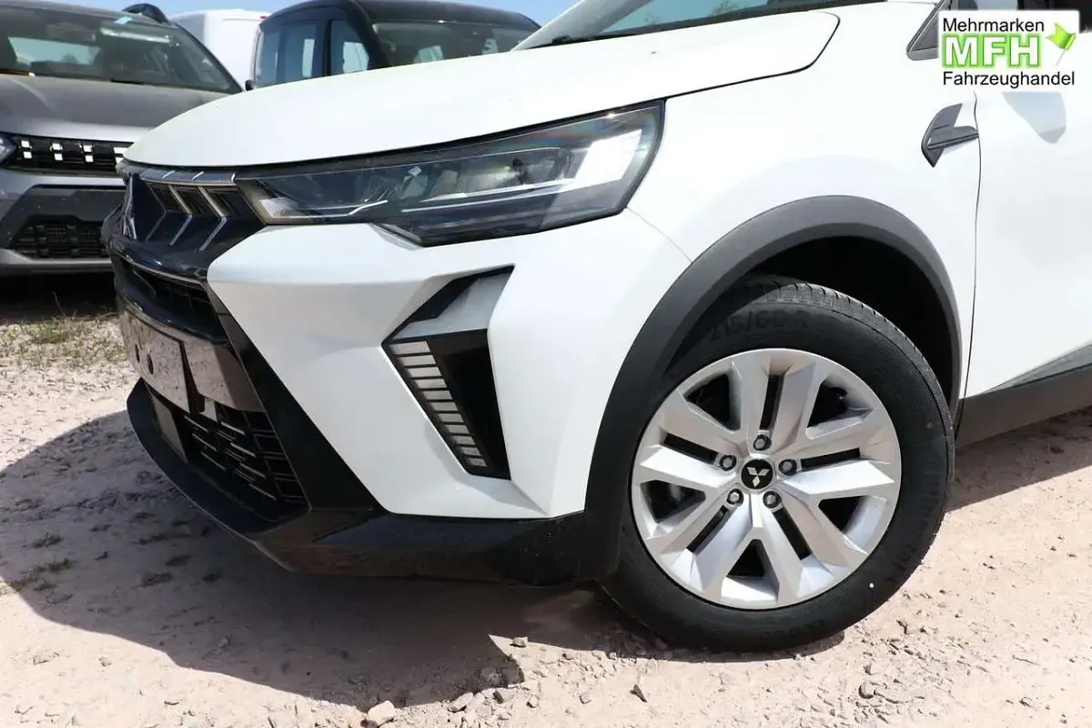 Neu Mitsubishi ASX Plus 91 PS (66 kW) 2025 Crystal weiß metallic SUV
