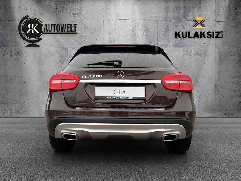 Gebraucht Mercedes GLA200 Edition 1 156 PS (114 kW) 2014 Braun SUV