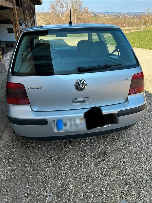 Gebraucht VW Golf IV 105 PS (77 kW) 2001 Silber Kleinwagen