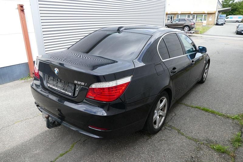 Second-hand BMW 525 218 CP (160 kW) 2007 Negru Berlinǎ