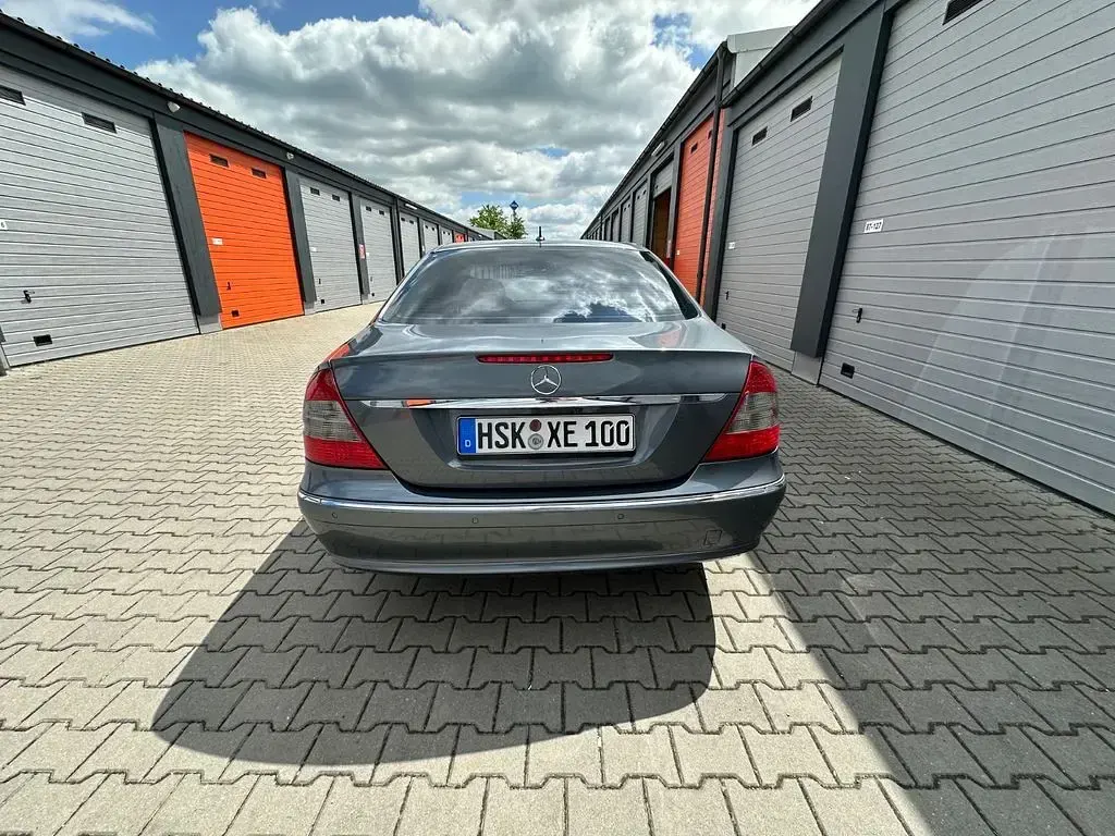 Gebraucht Mercedes E280 Avantgarde 190 PS (139 kW) 2006 Grau Limousine