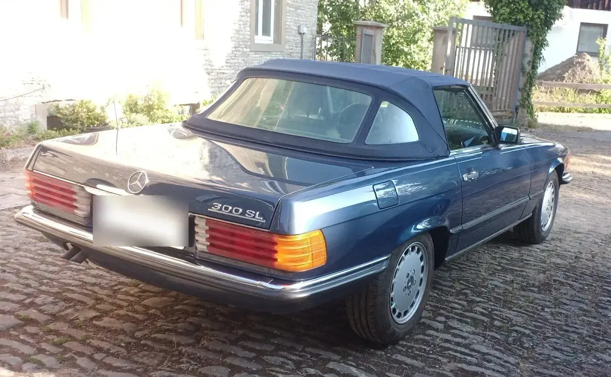Gebraucht Mercedes 300 184 PS (135 kW) 1986 Blau Cabrio