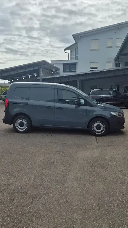 Gebraucht Mercedes Citan 113 131 PS (96 kW) 2022 Grau Van / Kleinbus