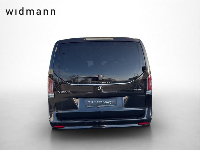 Gebraucht Mercedes V300 Avantgarde 237 PS (174 kW) 2024 Obsidianschwarz metallic Van / Kleinbus
