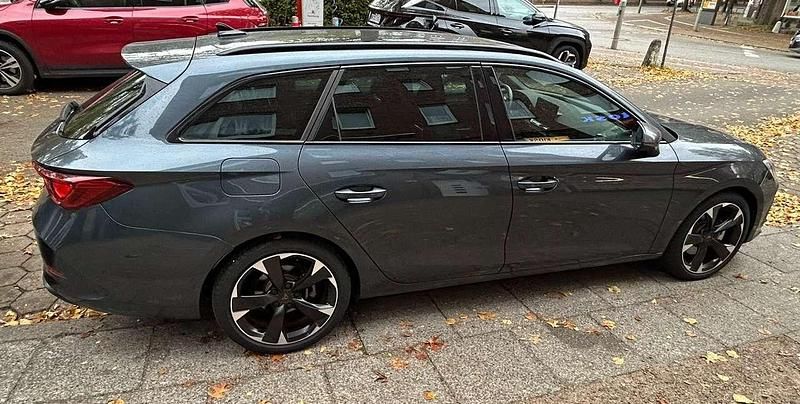 Gebraucht Cupra Leon 150 PS (110 kW) 2023 Blau Kombi