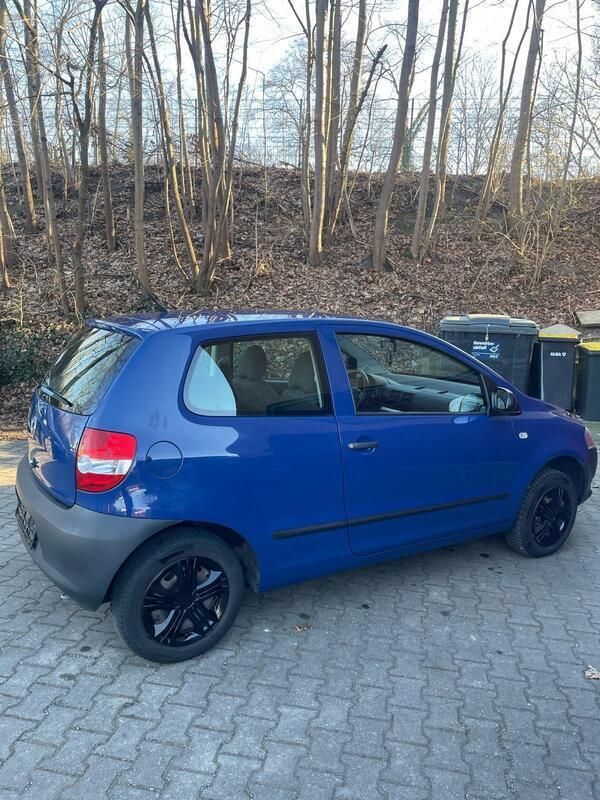 Blau Gebraucht 2009 VW Fox Kleinwagen | 2.749 € (Fairer Preis) - Bild 1/4